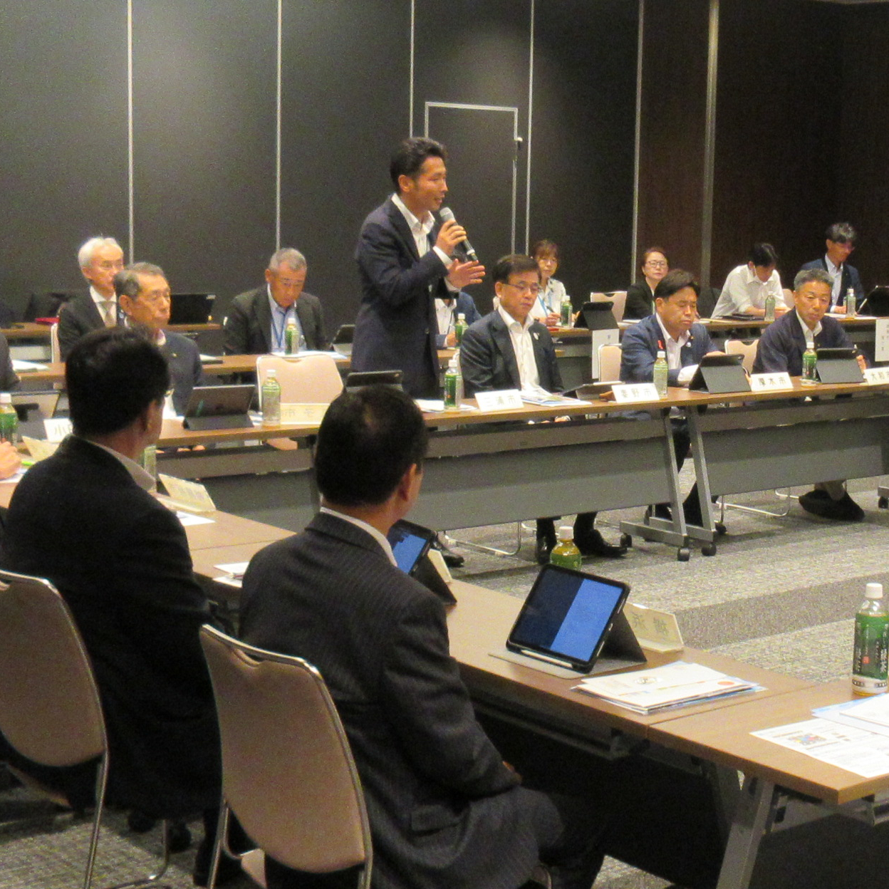 県市長会1