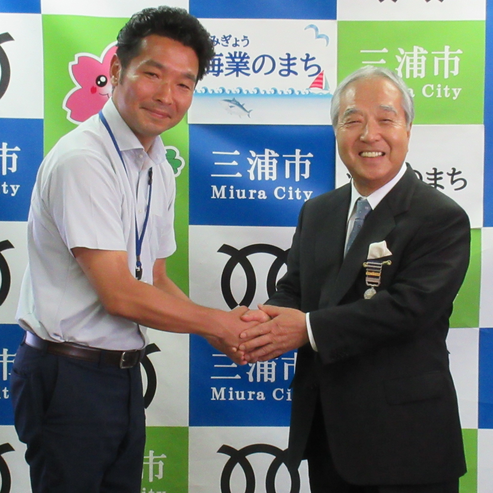 紺綬褒章伝達式2
